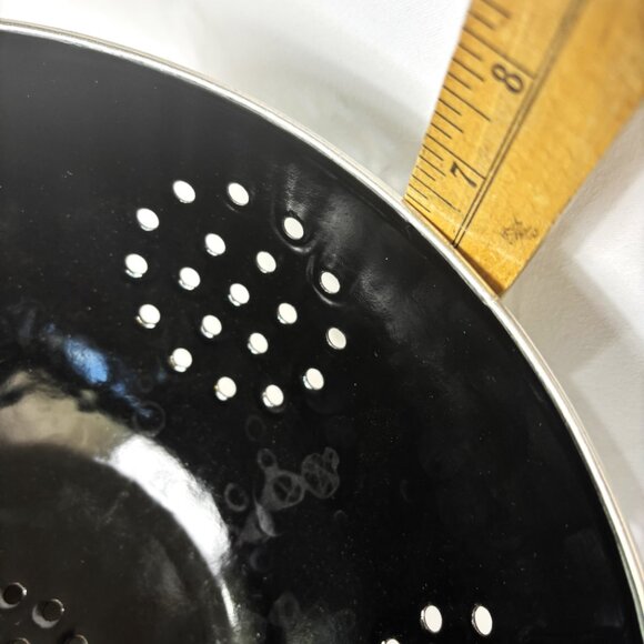 Colander Black Powder Coated Enamel  5 Qt Size - Picture 13 of 14